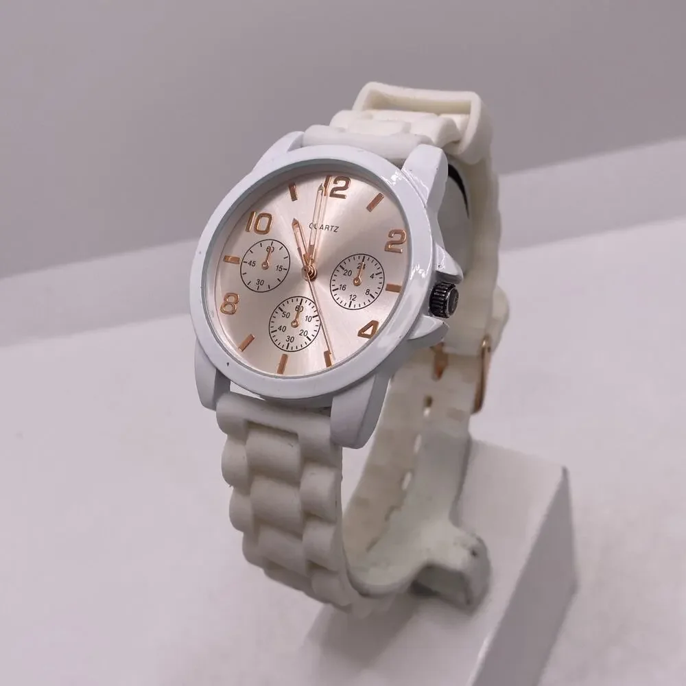 Womens White Rubber Fashion Quartz Watch New Battery